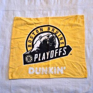Boston Bruins gold ralley game towel EUC